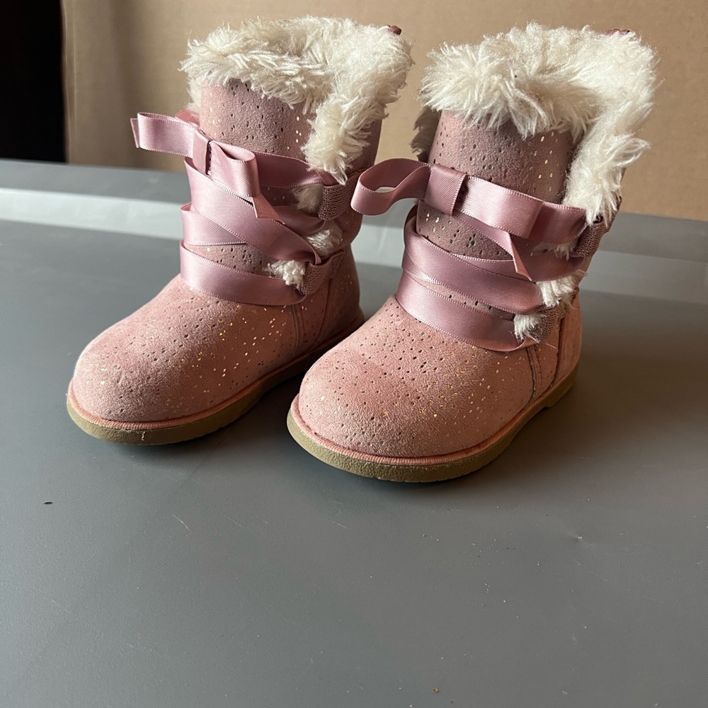 Pink Fur-Lined Toddler Boots with Bows